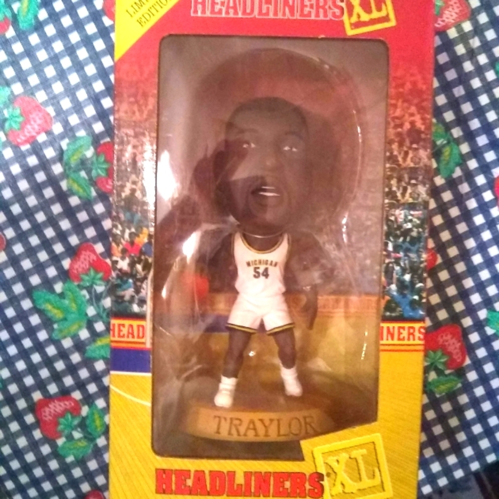 *SOLD* Equity Sports Headliners XL Lmt. Ed. Michigan Wolverines Robert Traylor